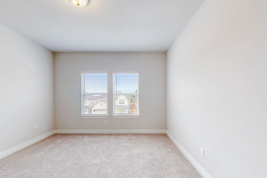 Spacious, unfurnished interior of a new home in Edgewood, Leander (Image 9).