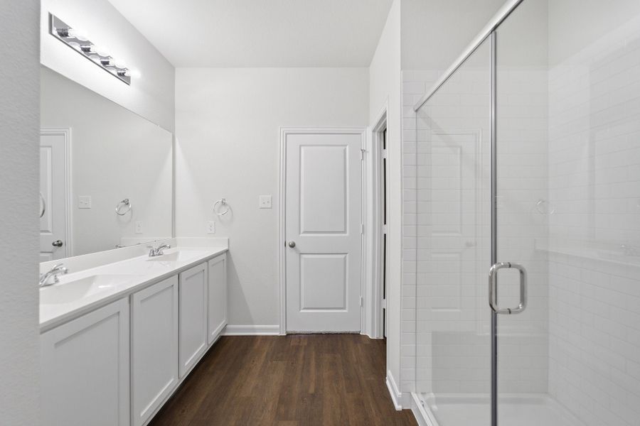 Furnished interior view inside a new home in La Terra, Celina (Image 14).