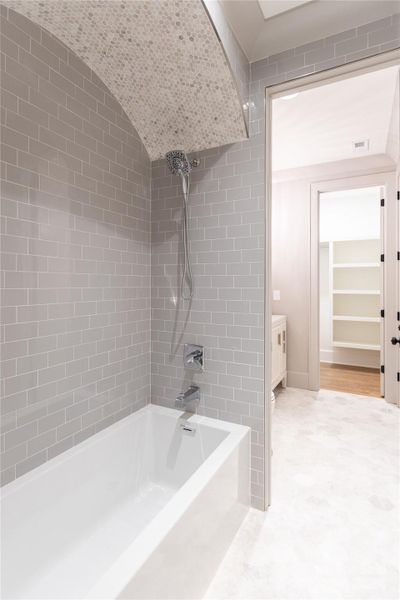 Full Bath - Check out detail on ceiling above the tub