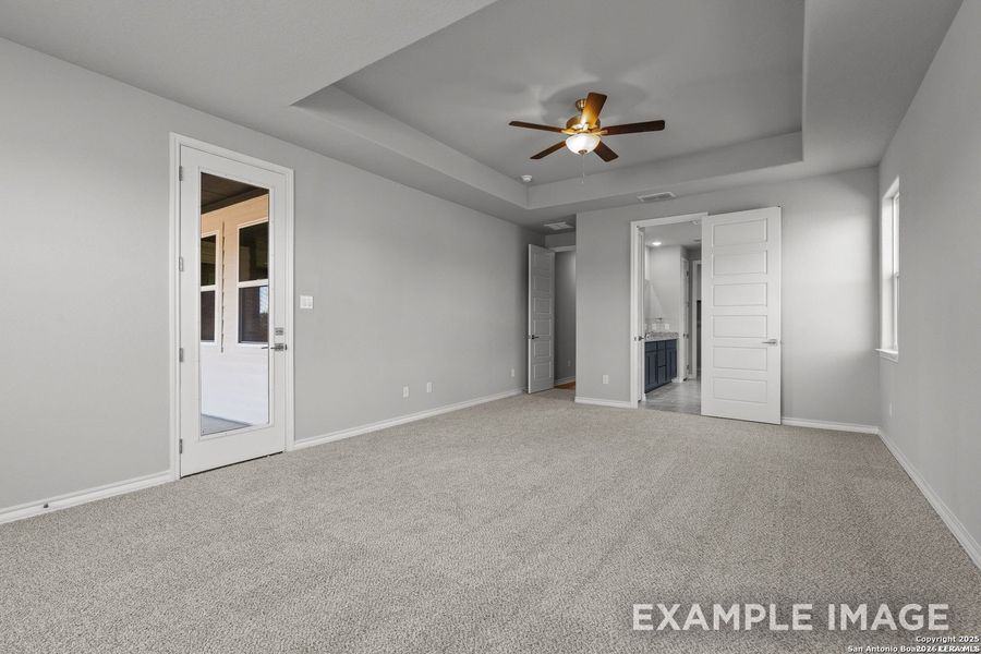 Spacious, unfurnished interior of a new home in Potranco Oaks, Castroville (Image 15).