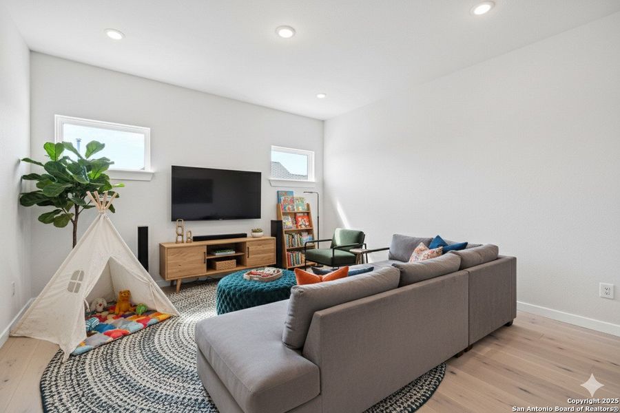 Furnished interior view inside a new home in Avondale, San Antonio (Image 7).
