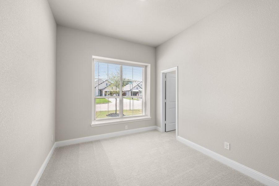 Spacious, unfurnished interior of a new home in Pirate Village, Granbury (Image 24).
