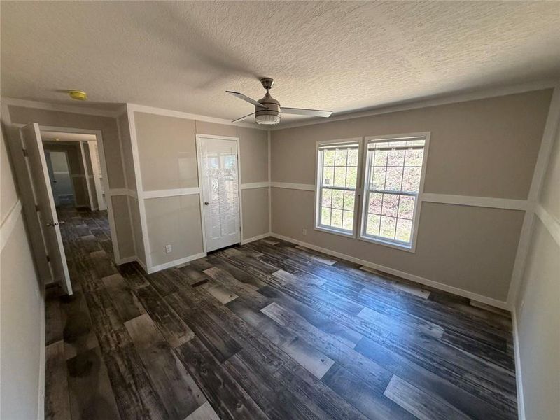 Spacious, unfurnished interior of a new home in , Alto (Image 8).