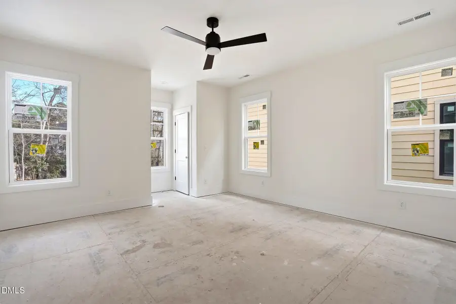 9-web-or-mls-508 W Chatham St-34