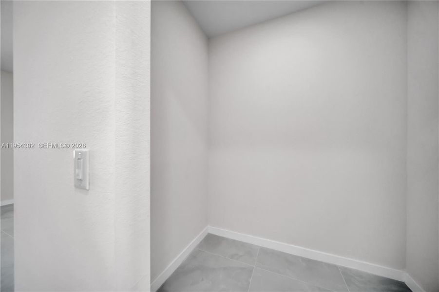 Spacious, unfurnished interior of a new home in , Lehigh Acres (Image 31).
