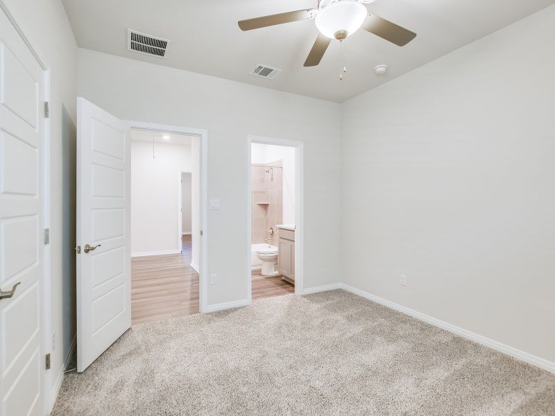 Spacious, unfurnished interior of a new home in Butler Farms - Boulevard Collection, Liberty Hill (Image 10).