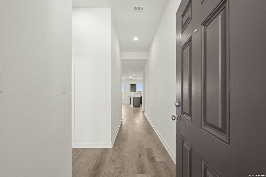 Spacious, unfurnished interior of a new home in Arroyo Ranch, Seguin (Image 13).