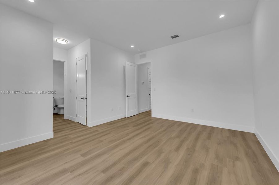Spacious, unfurnished interior of a new home in , Fort Lauderdale (Image 48). Spacious, unfurnished interior of a new home in , Fort Lauderdale (Image 48).