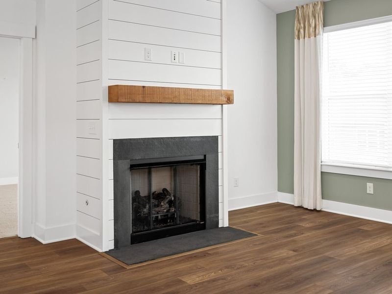 Close-up of interior finishes inside a home in Carellton, Gallatin (Image 17).