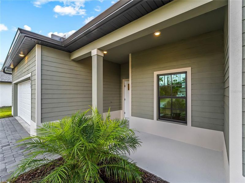 Exterior details and patio area of a home in , North Port (Image 3).