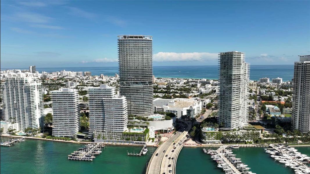 Condo located in Miami Beach, FL showcasing its design and architecture (Image 26).