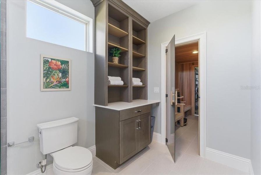 Furnished interior view inside a new home in , Orlando (Image 51).