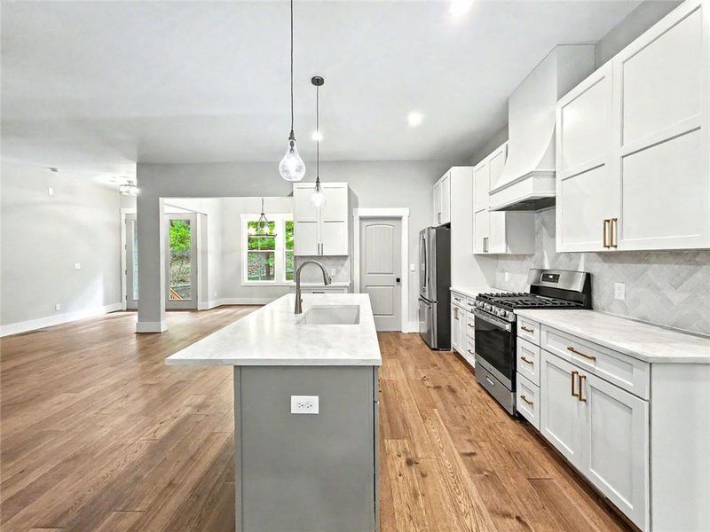 Furnished interior view inside a new home in , Waleska (Image 8).