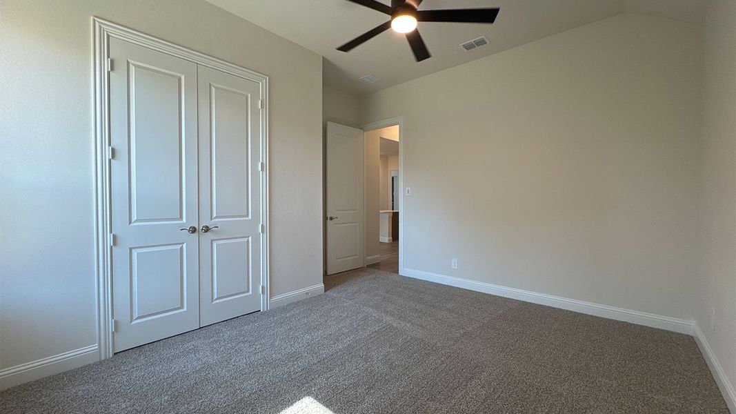 Spacious, unfurnished interior of a new home in Peachtree Meadows, Rockwall (Image 18).