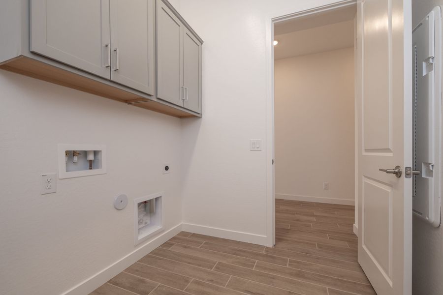 Spacious, unfurnished interior of a new home in Soleo, San Tan Valley (Image 11). Spacious, unfurnished interior of a new home in Soleo, San Tan Valley (Image 11).