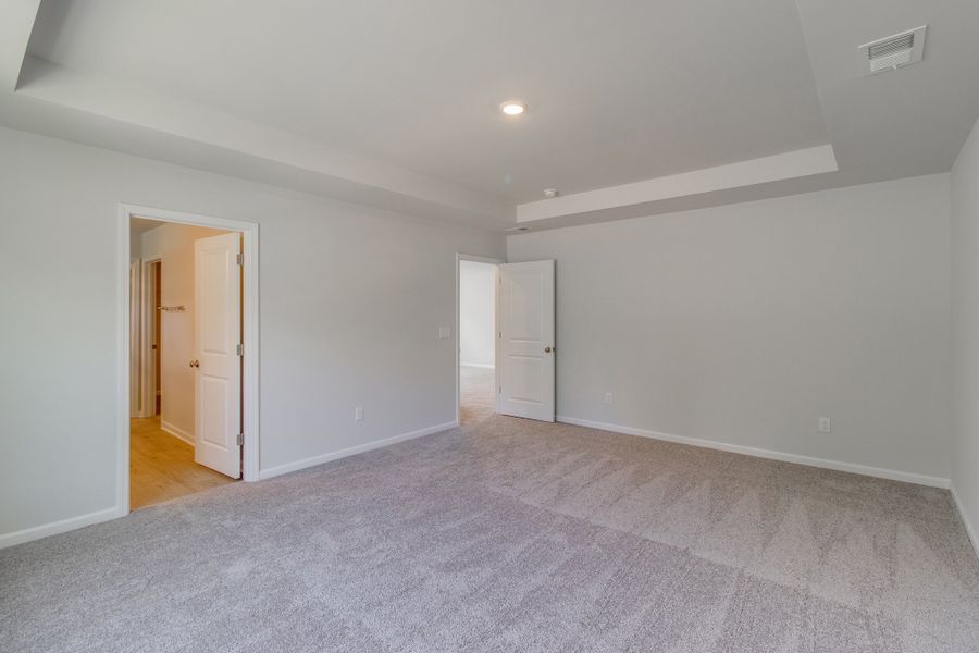 Spacious, unfurnished interior of a new home in Bluefield, Lexington (Image 37).