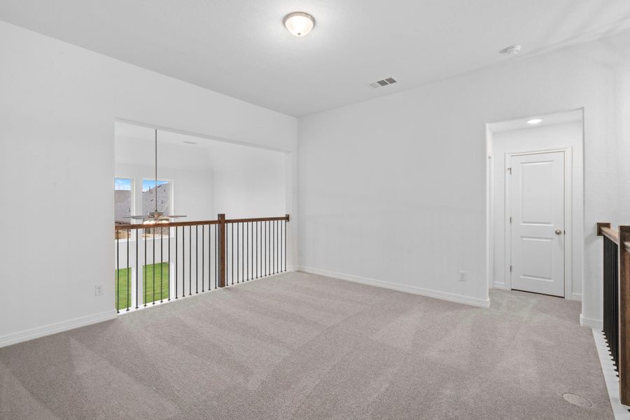 Spacious, unfurnished interior of a new home in Westland Ranch, League City (Image 6).