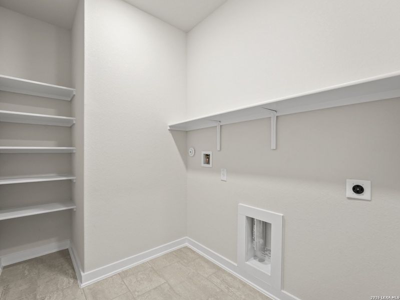 Spacious, unfurnished interior of a new home in Morgan Meadows, San Antonio (Image 15).