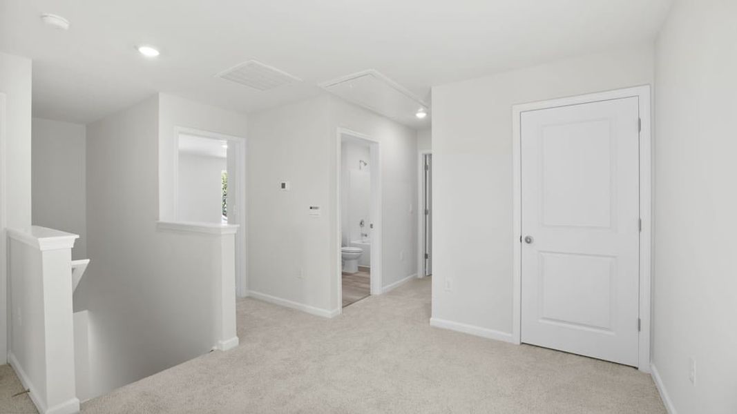 Spacious, unfurnished interior of a new home in Trailside Run, Spartanburg (Image 27). Spacious, unfurnished interior of a new home in Trailside Run, Spartanburg (Image 27).