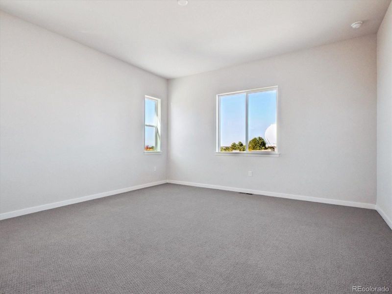 Spacious, unfurnished interior of a new home in Trails at Smoky Hill, Parker (Image 16).