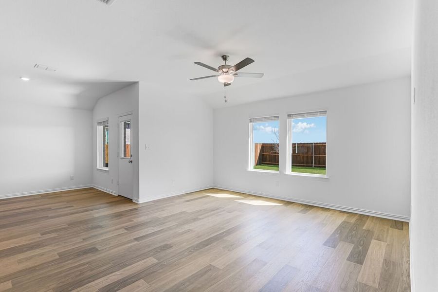 Spacious, unfurnished interior of a new home in Parks at Foster Crossing, Anna (Image 13).