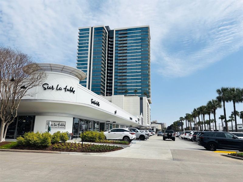 Sur la Tab offers bespoke cooking supplies and classes!