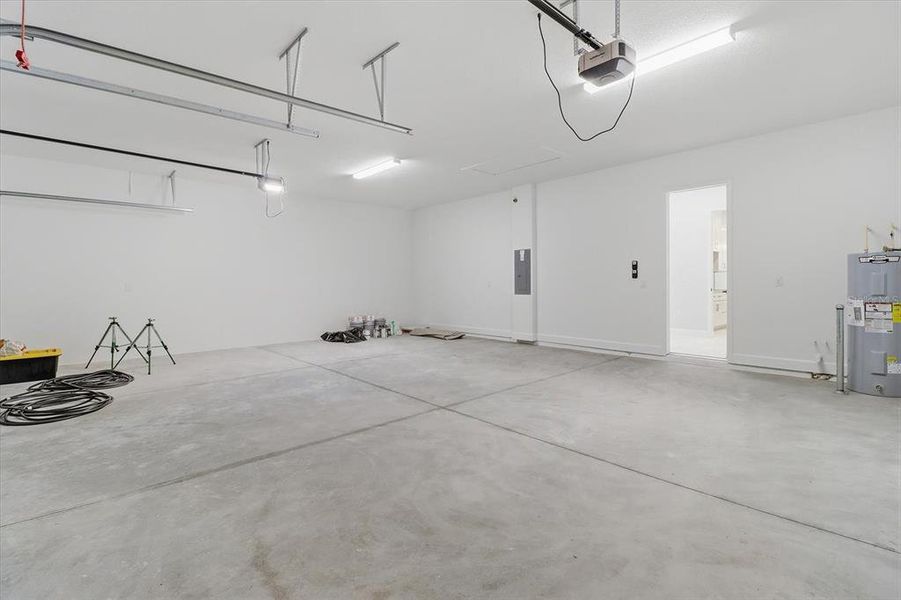 Spacious, unfurnished interior of a new home in , Beverly Hills (Image 25).