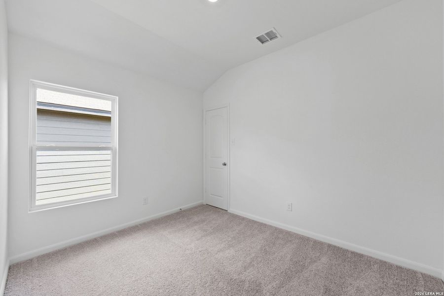 Spacious, unfurnished interior of a new home in , San Antonio (Image 10).