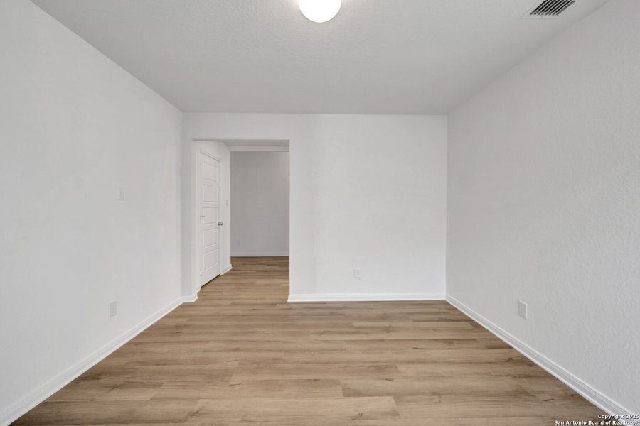 Spacious, unfurnished interior of a new home in Greenspoint Heights, Seguin (Image 38).