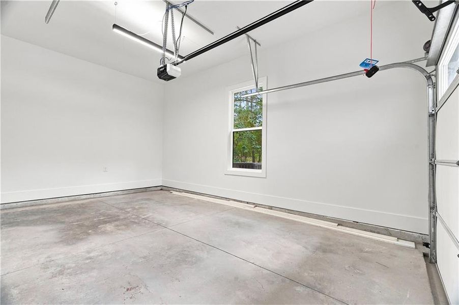 Spacious, unfurnished interior of a new home in , Fairburn (Image 59).