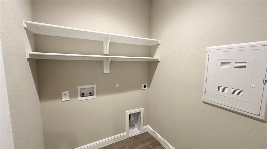 Spacious, unfurnished interior of a new home in Rock Creek Ranch, Fort Worth (Image 20). Spacious, unfurnished interior of a new home in Rock Creek Ranch, Fort Worth (Image 20).