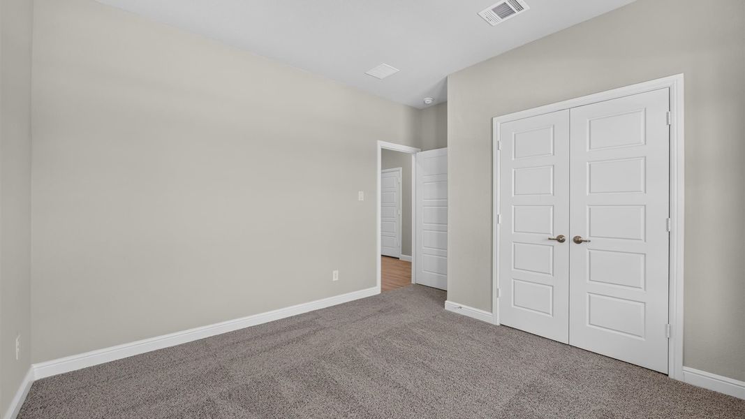 Representative unfurnished interior of a home built from the Desert Willow by D.R. Horton in Treeline, Justin (Image 28).