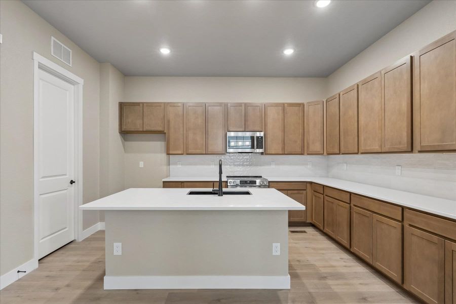 Furnished interior view inside a new home in Aspen Meadows-4, Colorado Springs (Image 10). Furnished interior view inside a new home in Aspen Meadows-4, Colorado Springs (Image 10).