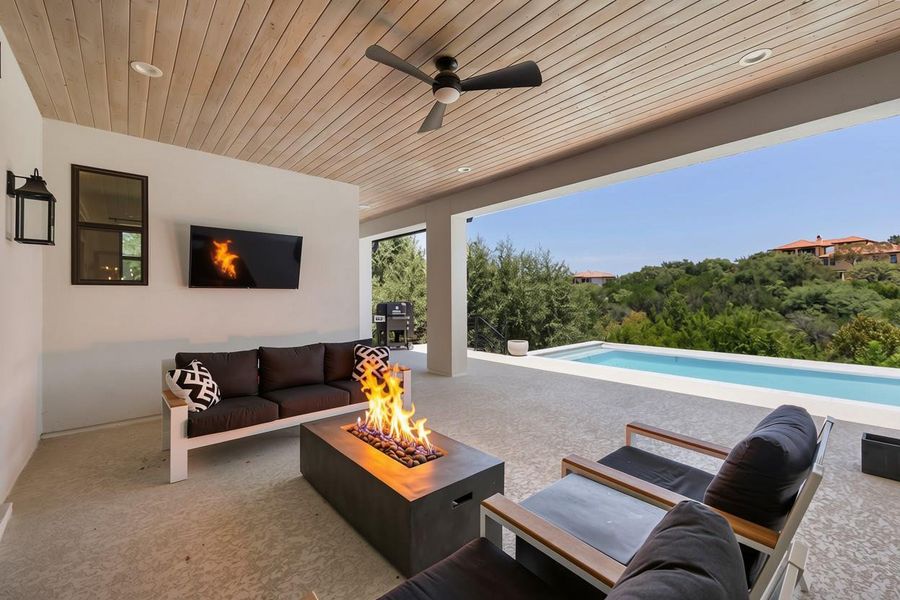 Exterior details and patio area of a home in , Austin (Image 4).