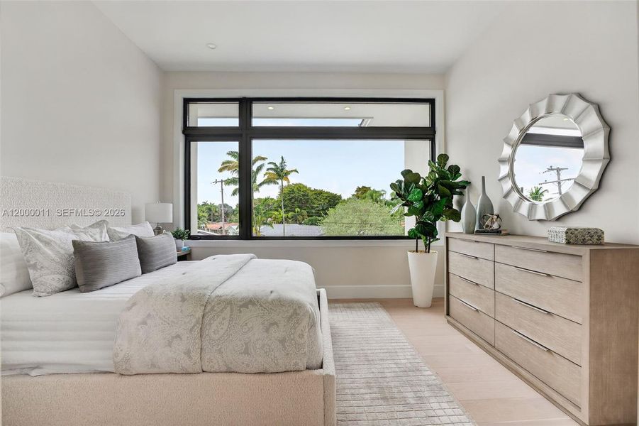 Furnished interior view inside a new home in , Fort Lauderdale (Image 41).