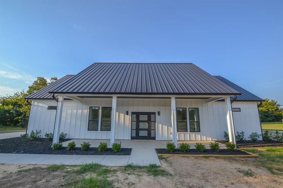 Front exterior of a new home in , Malakoff, TX, highlighting curb appeal (Image 19). Front exterior of a new home in , Malakoff, TX, highlighting curb appeal (Image 19).