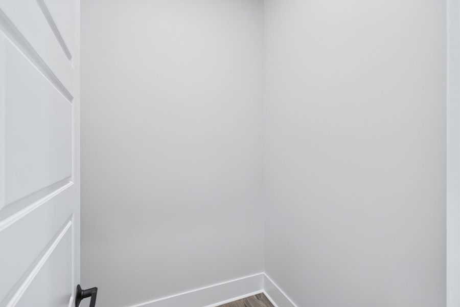 Spacious, unfurnished interior of a new home in Edgewater - Harbor Pointe, Lancaster (Image 20).