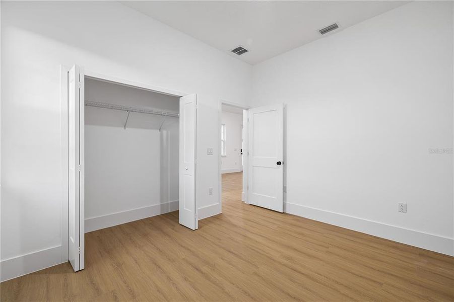 Spacious, unfurnished interior of a new home in , Ocala (Image 21).
