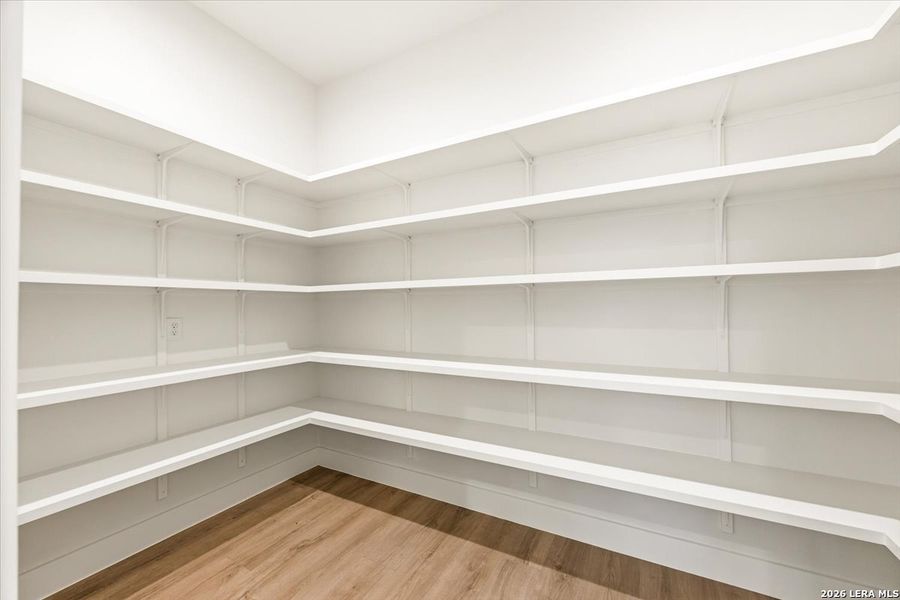 Spacious, unfurnished interior of a new home in , Canyon Lake (Image 29).
