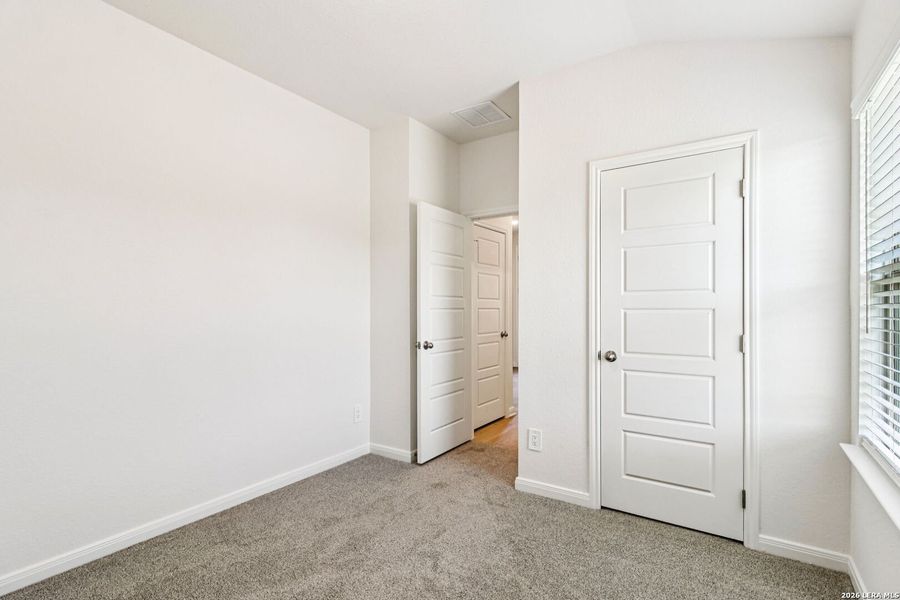 Spacious, unfurnished interior of a new home in Catalina, Converse (Image 35).