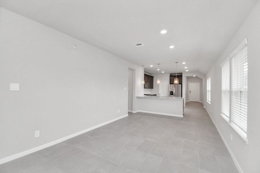 Spacious, unfurnished interior of a new home in Montgomery Ridge: Founders Collection, Montgomery (Image 21).