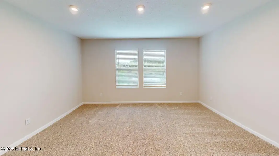 Spacious, unfurnished interior of a new home in Egret Creek, Jacksonville (Image 16).
