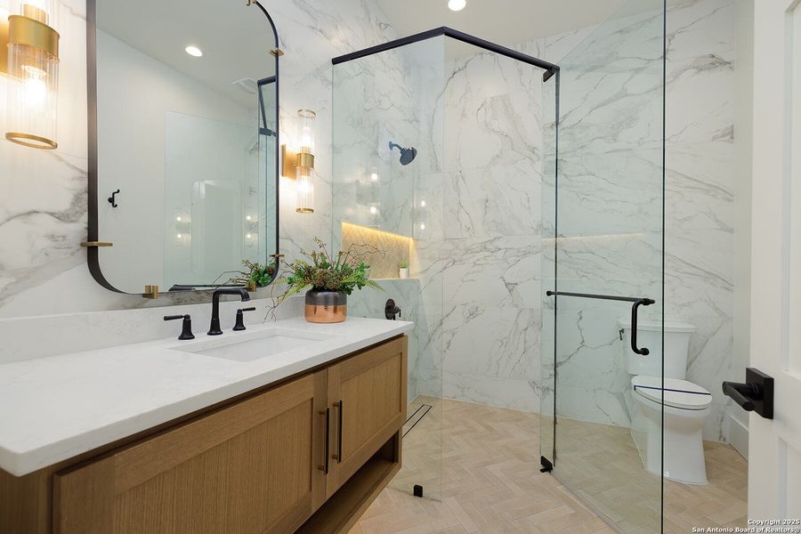 Furnished interior view inside a new home in , Boerne (Image 22).