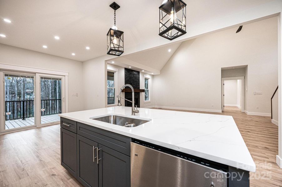 Open Floor Plan with Kitchen, Breakfast Area and Great Room all sharing in the space.. Open Floor Plan with Kitchen, Breakfast Area and Great Room all sharing in the space..