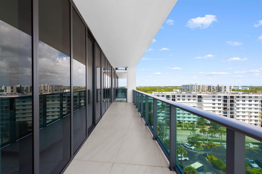 East to West 70' Balcony East to West 70' Balcony