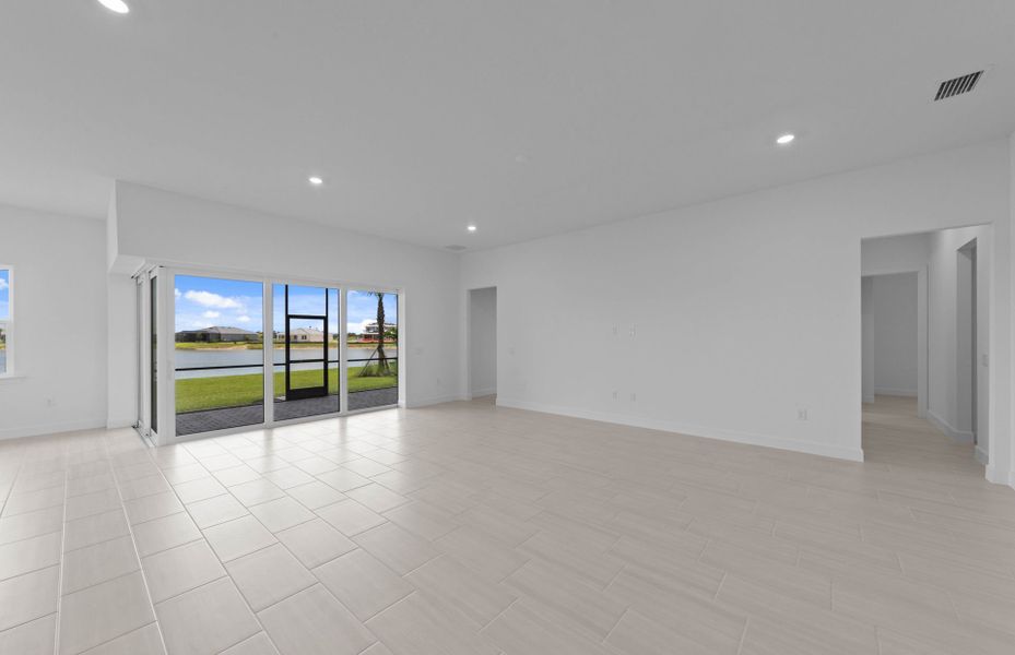 Spacious, unfurnished interior of a new home in TerraWalk at Babcock Ranch, Alva (Image 15).