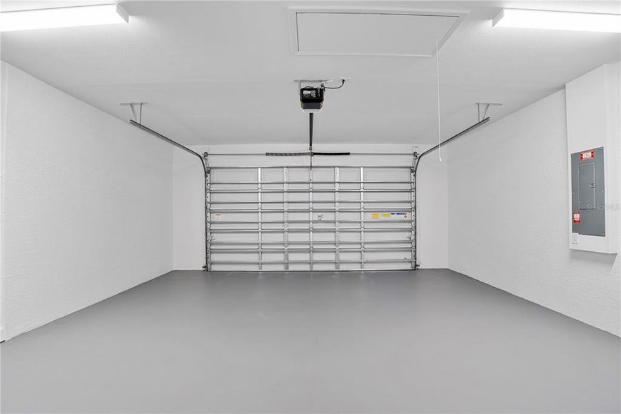 Spacious, unfurnished interior of a new home in , North Port (Image 33).