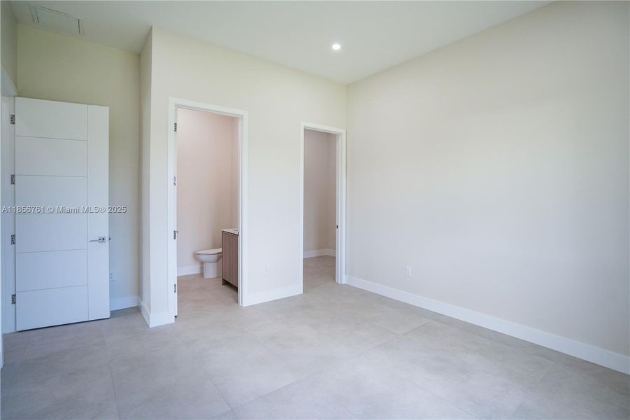 Spacious, unfurnished interior of a new home in , Homestead (Image 60).