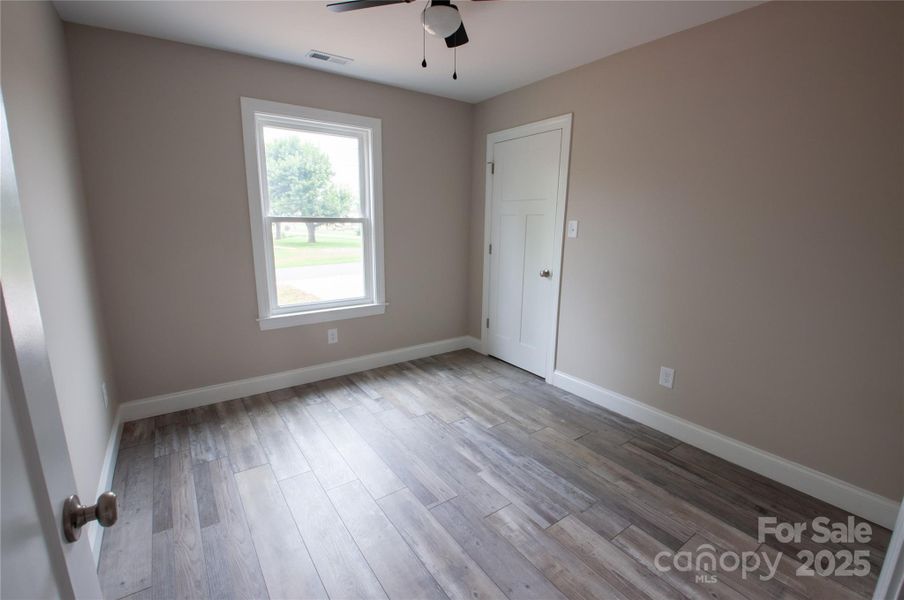 Spacious, unfurnished interior of a new home in , Ronda (Image 12).