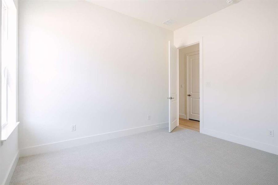 Spacious, unfurnished interior of a new home in , Weatherford (Image 21).